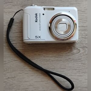 Kodak Easyshare C1450 Digital Camera All Original Wrist Strap SD Card
